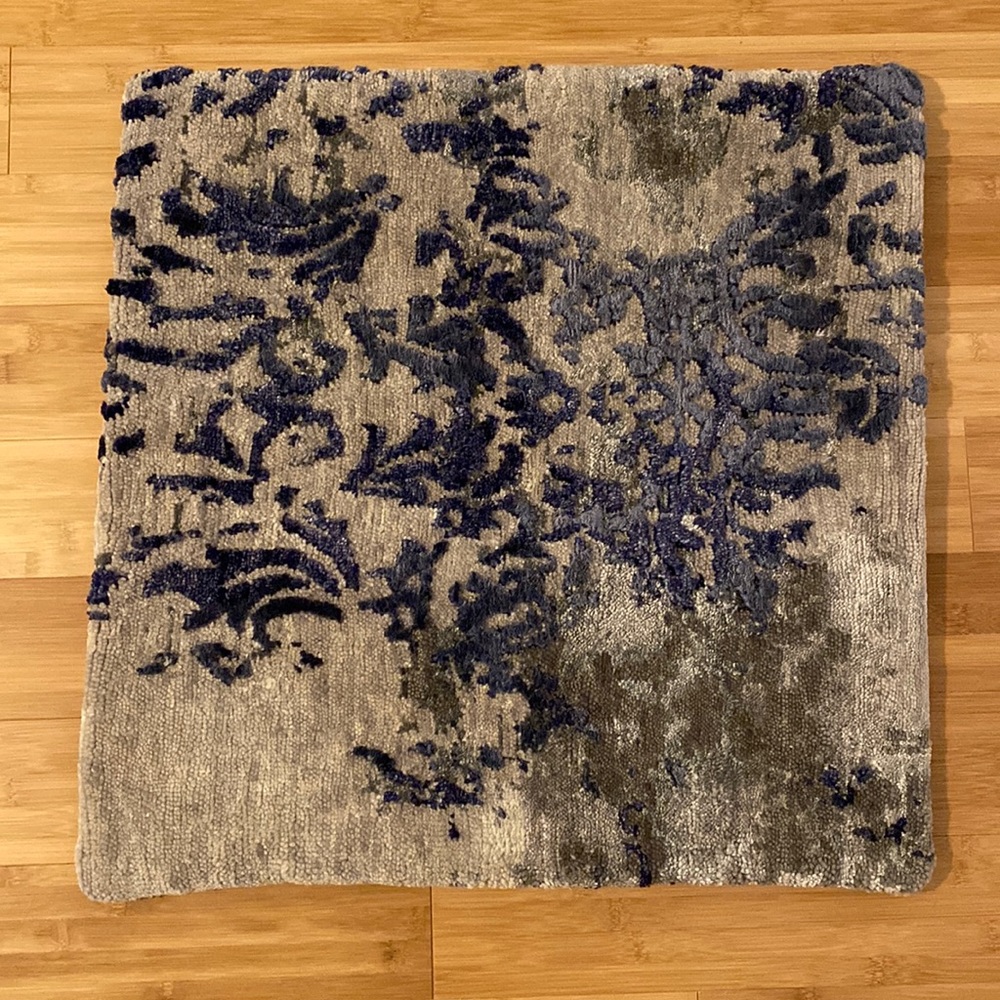 22” pillow sleeve.  Blue and gray!